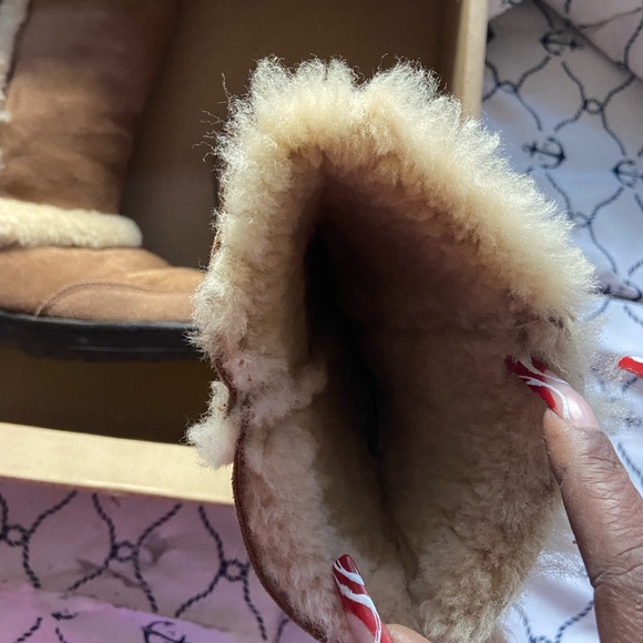 Uggs - Picture 5 of 5